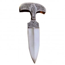 hunting knife beautiful structure with free leather sheath sharped blade